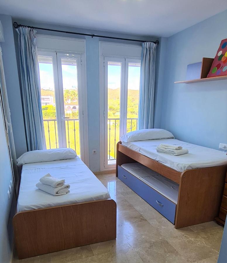 3 Bedrooms With Pool & Parking, Close To Sea And Gibraltar Manilva Eksteriør bilde