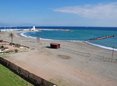 3 Bedrooms With Pool & Parking, Close To Sea And Gibraltar Manilva Eksteriør bilde