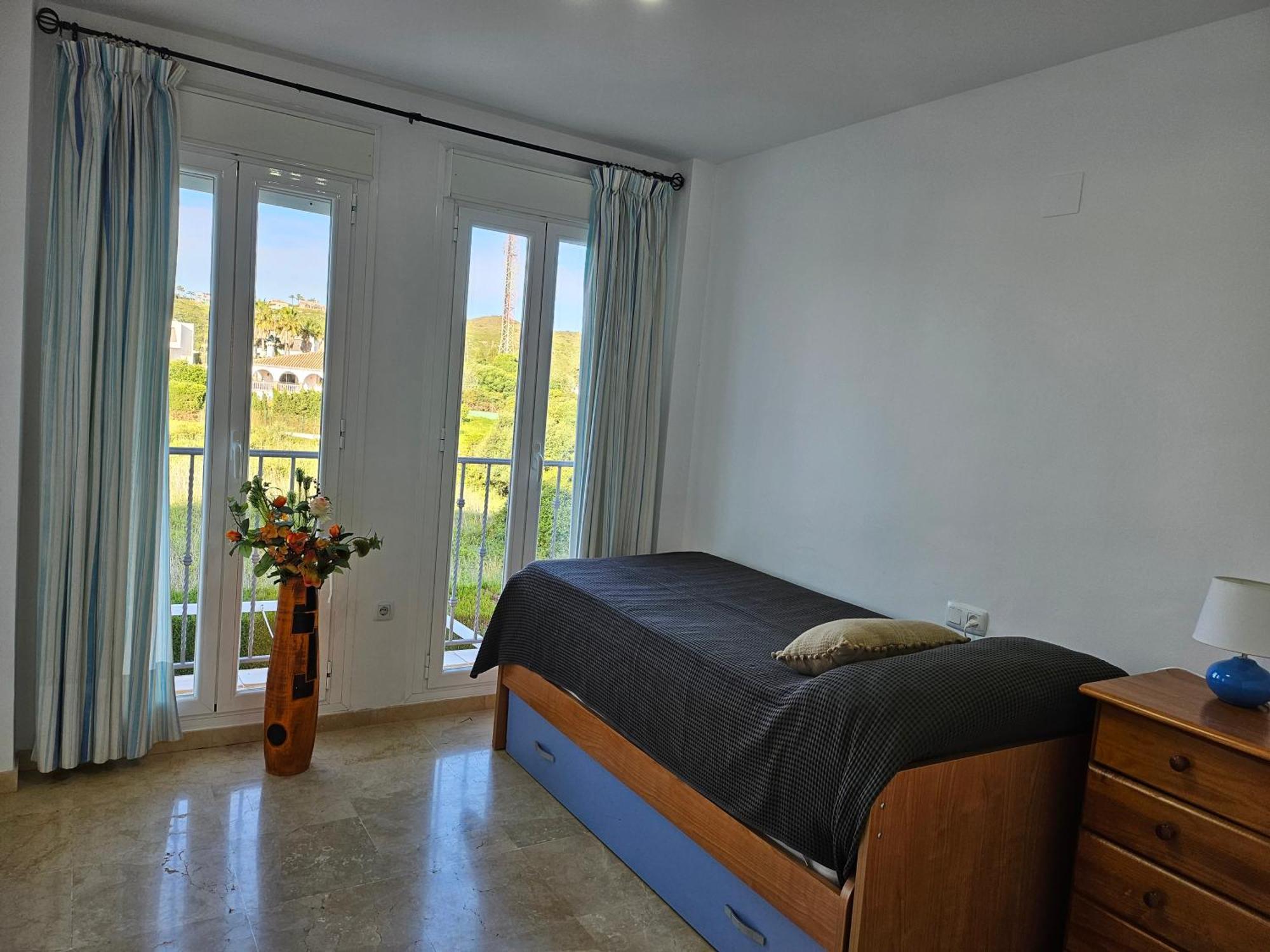 3 Bedrooms With Pool & Parking, Close To Sea And Gibraltar Manilva Eksteriør bilde
