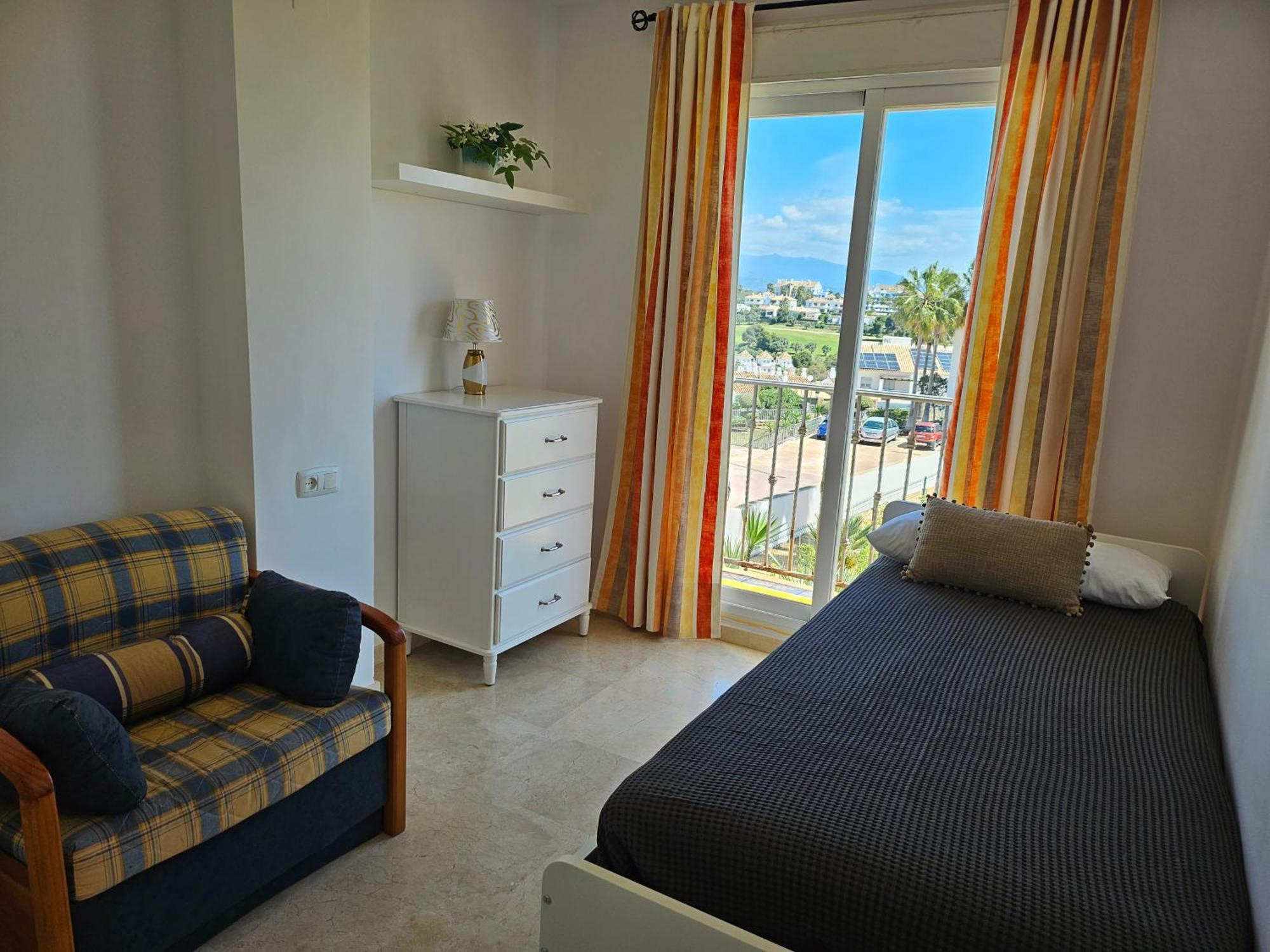 3 Bedrooms With Pool & Parking, Close To Sea And Gibraltar Manilva Eksteriør bilde